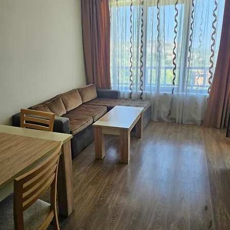 ломбарди-балчик Apartment *